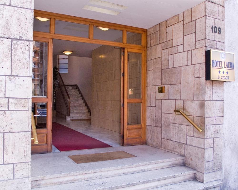 Hotel Laura Rom Exterior foto